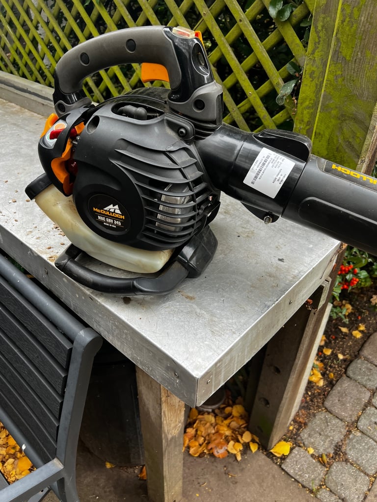 image for McCulloch Petrol Leaf Blower