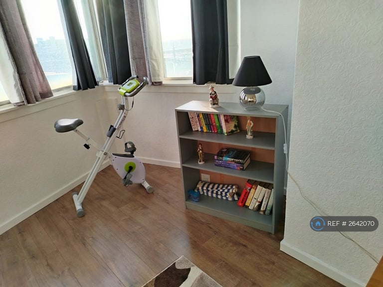 2 bedroom flat in Arlington House, Margate, CT9 (2 bed) (#2642070)