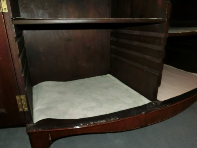 Antique Bow Fronted Sideboard - Warfield Berkshire