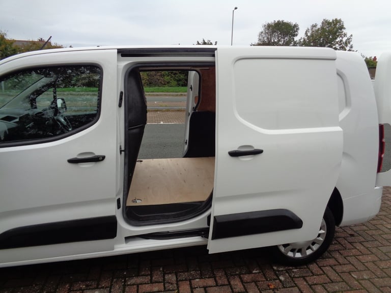 2020 Vauxhall Combo 2300 1.5 Turbo D 100ps H1 L2 Sportive Van LONG WHEEL BASE PANEL VAN Diesel Ma...