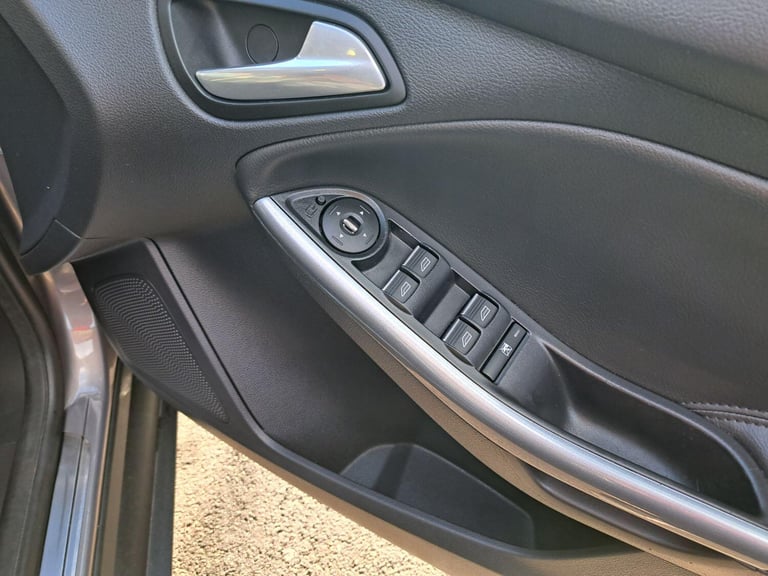 FORD FOCUS 1.6 TDCi Titanium X Brown Manual Diesel 2011