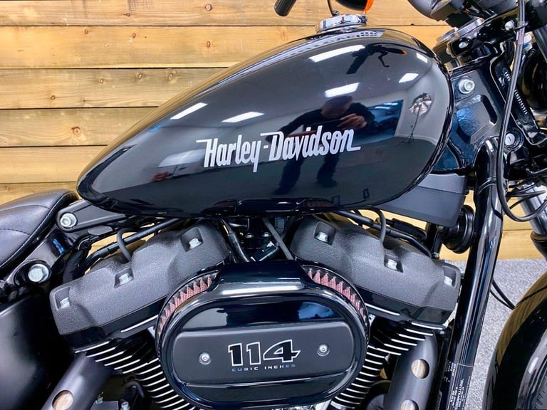 2021 Harley-Davidson FXBBS Street Bob 114, Only 5,023 Miles, Vance and Hines++