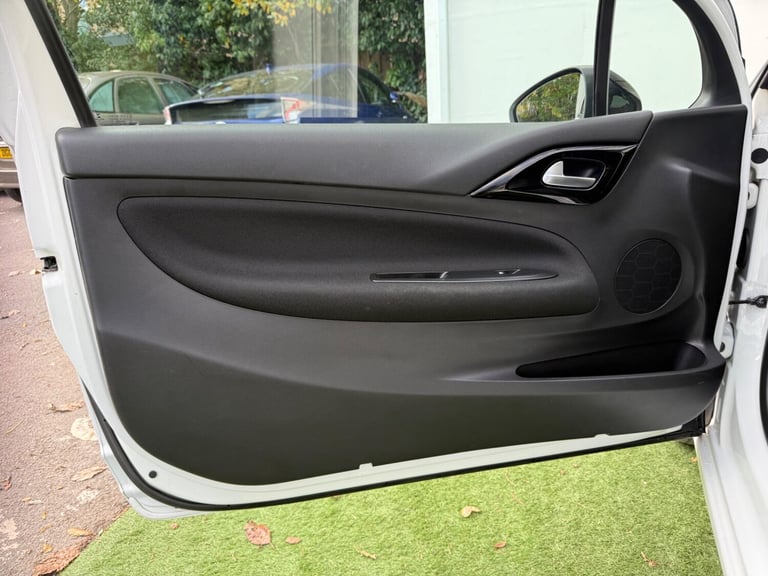 2015 DS Automobiles DS 3 1.2 PureTech DStyle Euro 6 (s/s) 3dr HATCHBACK Petrol Manual