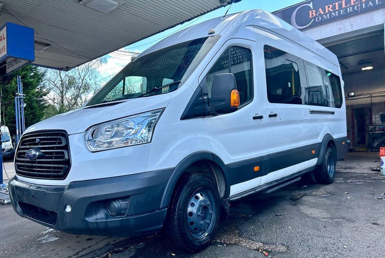 FORD TRANSIT Minibus 2.2 TDCi 460 HDT 2015