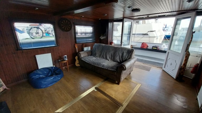 Bruce Roberts 50ft livaboard steel boat