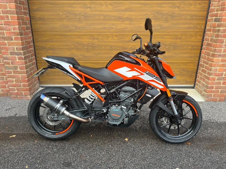 image for 2019/19 KTM 125 Duke with 14,500m in Orange