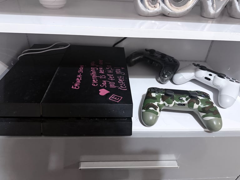 PS4 3x controller 3x game 