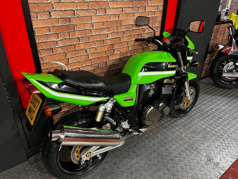 2007 Kawasaki ZRX1200 R, only 6117 miles from new, 