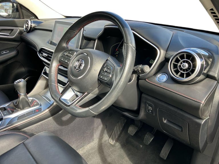 2022 MG MG HS EXCITE ESTATE Petrol Manual