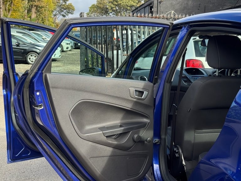 2015 Ford Fiesta 1.0T EcoBoost Zetec Hatchback 5dr Petrol Powershift Euro 6 (100 ps) Hatchback Pe...