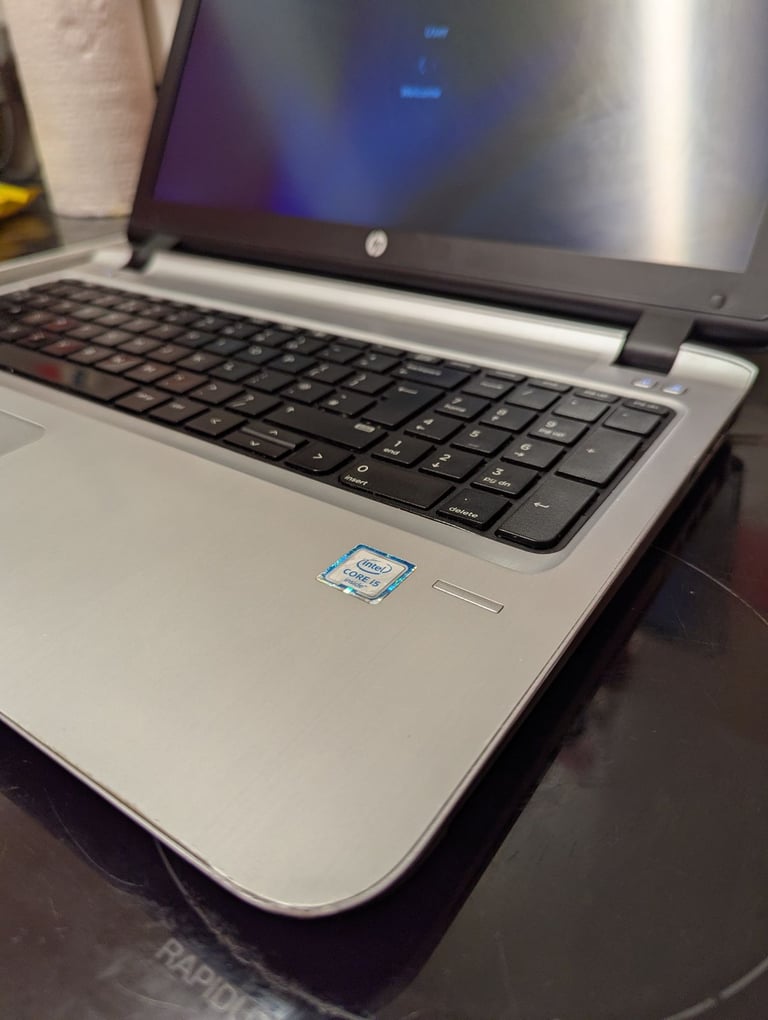 Hp pavilion laptop Windows 11 i5-5th 8GB warranty