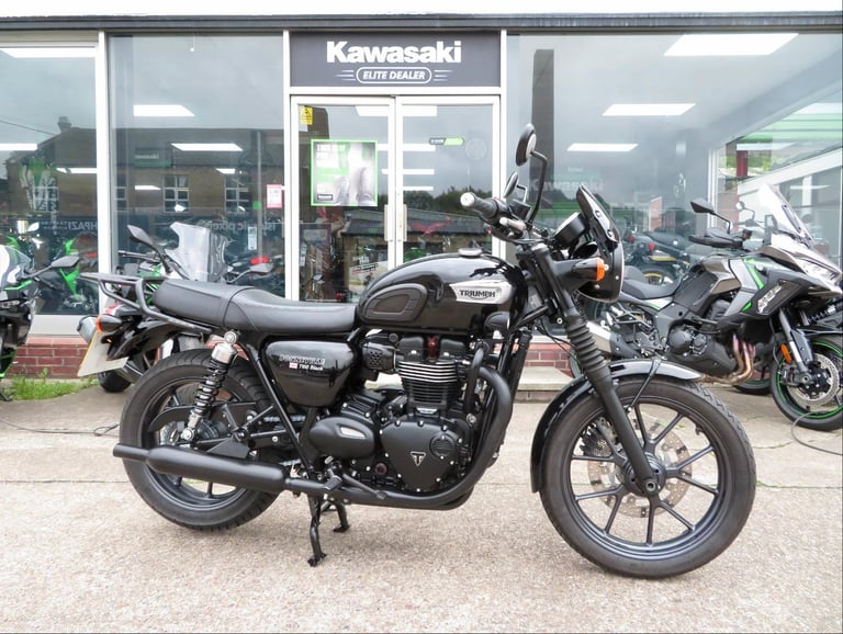 image for TRIUMPH BONNEVILLE T100 BLACK 2018