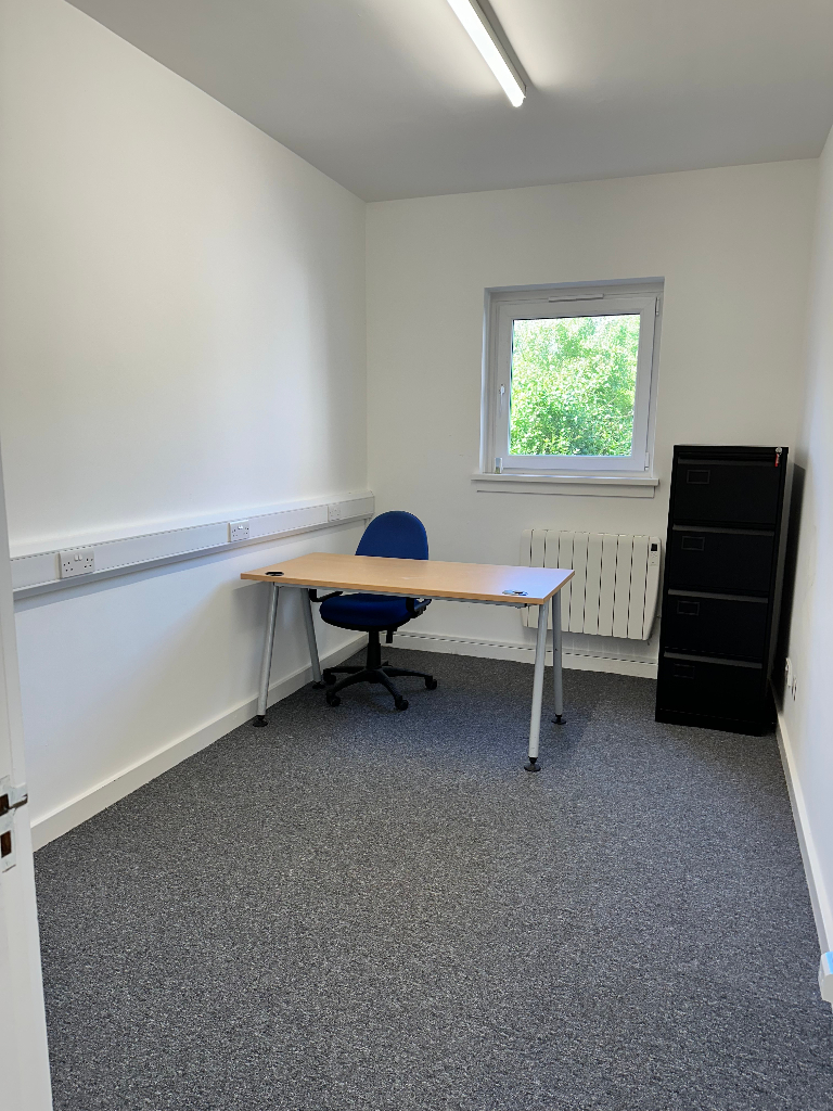 Studio-Storage room for rent