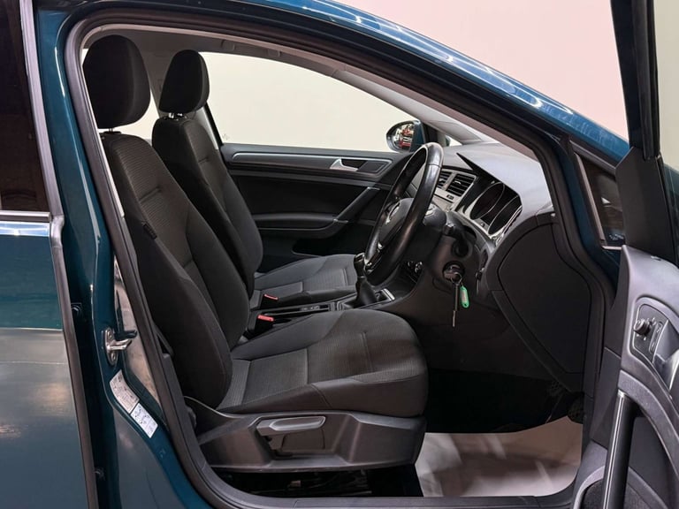 2017 Volkswagen Golf 1.6 TDI BlueMotion Tech SE Nav Euro 6 (s/s) 5dr Hatchback Diesel Manual