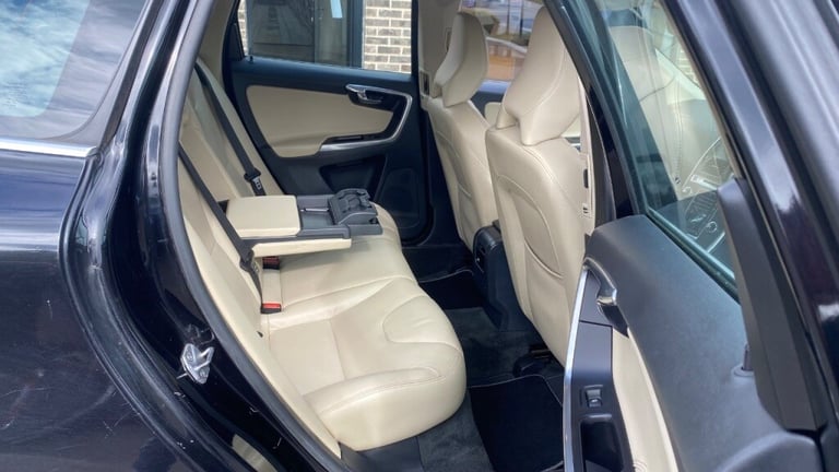  Volvo XC60 D5 [220] SE Lux Nav 5dr AWD Diesel