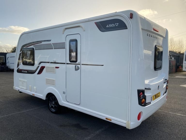 2015 COACHMAN VISION 450/2 DESIGN EDITION LUXURY CARAVAN