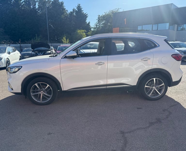 2022 MG MG HS 1.5 T-GDI 16.6kWh Exclusive Auto Euro 6 (s/s) 5dr ESTATE Petrol/Electric Hybrid Aut...