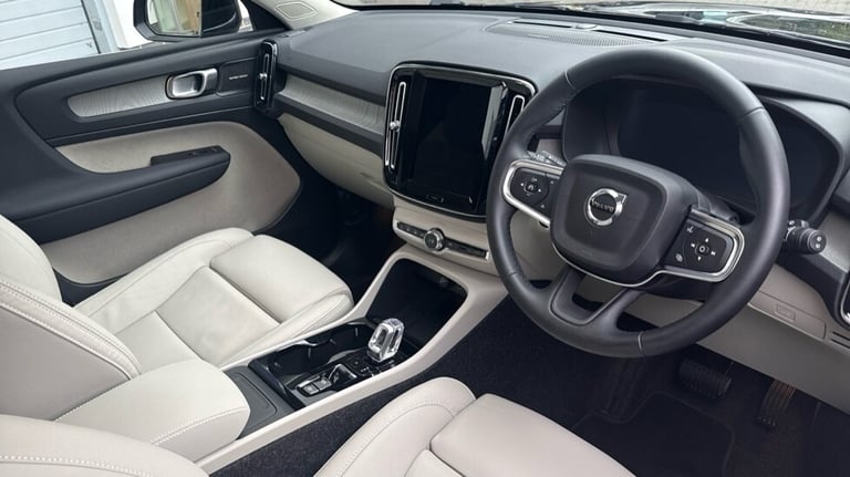 2025 Volvo XC40 Ultra, B3 Mild hybrid, Petrol, Bright Estate Petrol Automatic