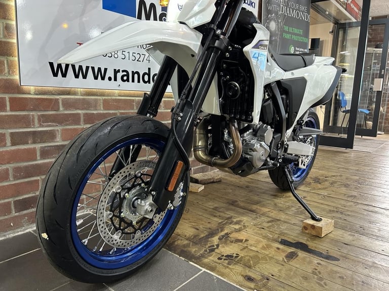 Suzuki DRZ Supermoto DR-Z400SMRLM5