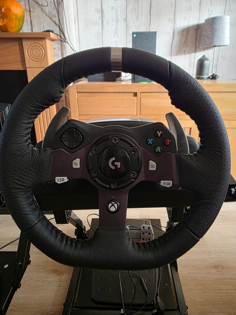 Logitec g920 with shifter pedals and stand 