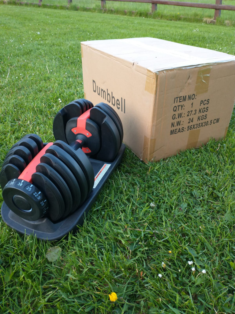 Adjustable dumbells