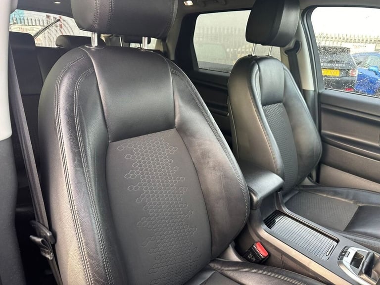 2017 Land Rover Discovery Sport 2.0 TD4 SE Tech SUV 5dr Diesel Manual 4WD Euro 6 (s/s) (180 ps) E...