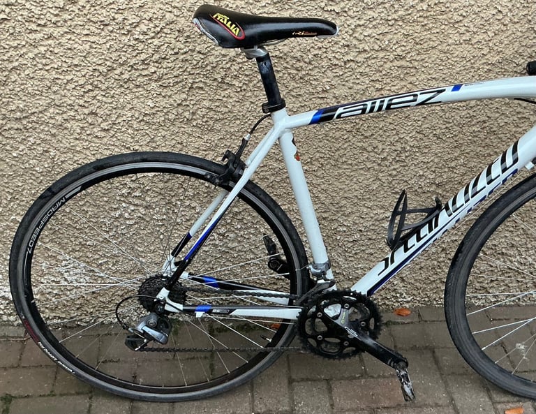 Bike/Bicycle.GENTS SPECIALIZED “ ALLEZ “ LARGE LIGHTWEIGHT FRAME ROAD BIKE