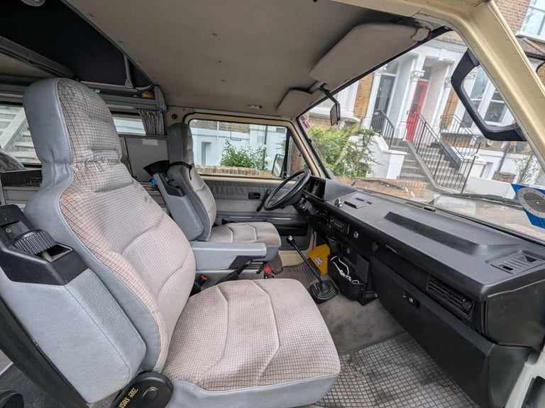 VW T25 Campervan – Great Condition!