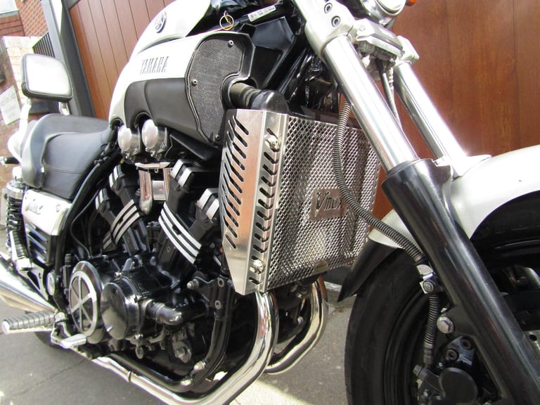 YAMAHA VMAX 1200 * OLD SCHOOL GEM * 10600 MILES FROM NEW * ALL OLD MOT'S *1998 
