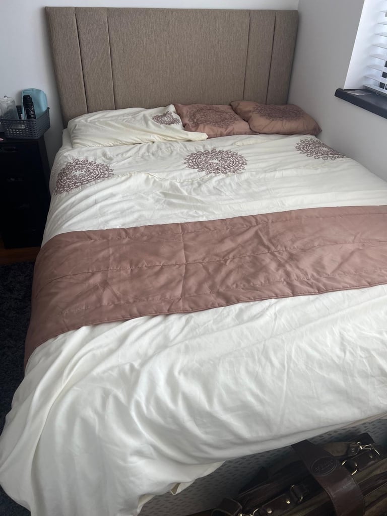 Double bed with two draws, including mattress and headboard