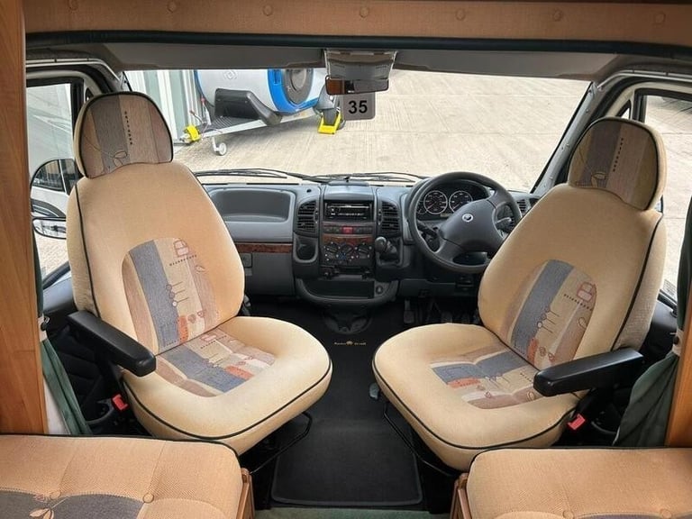 Auto-Trail Tracker 2.2 EKS Van Conversion 