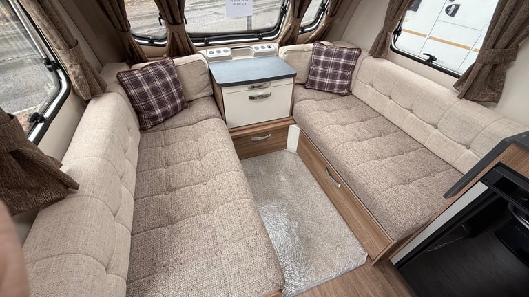 2022 Swift Sprite Major 4 SB Transverse Island Fixed Bed End Washroom