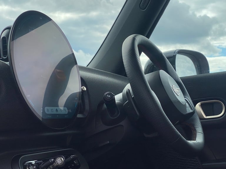 2024 MINI Cooper 1.5 C Sport Auto 3dr - OLED Infotainment Screen &amp; Rear Camera &amp; CarPlay ...