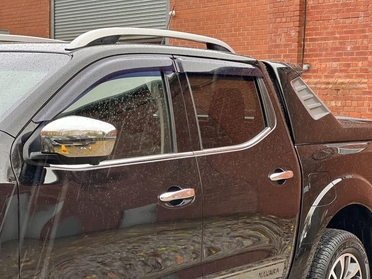 2017 Nissan Navara Double Cab Pick Up Tekna 2.3dCi 190 4WD PICK UP DIESEL Manual