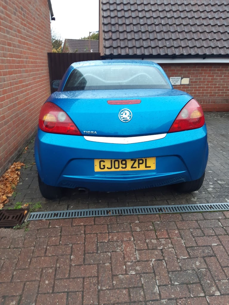 Vauxhall, TIGRA, Convertible, 2009, Manual, 1364 (cc),2 doors - Image 2