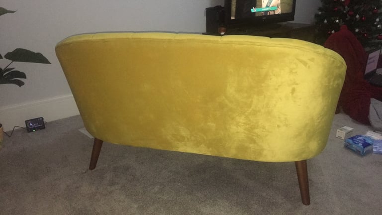 2 seater sofa / Hoi 2 Seater Velvet Cocktail Sofa