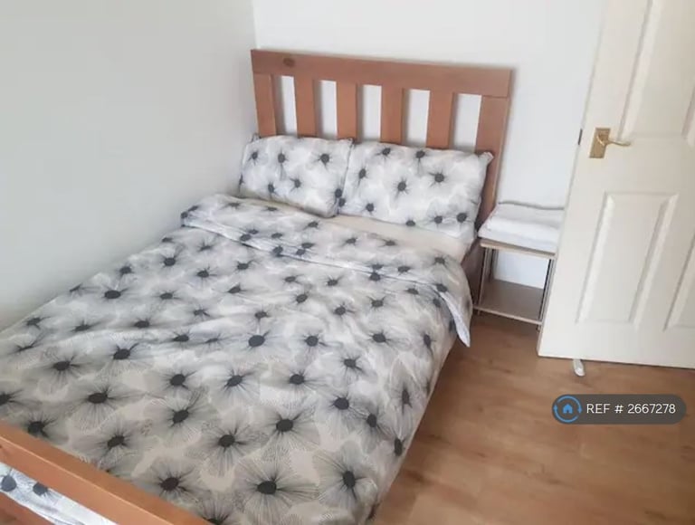 3 bedroom house in Banfield Road, London, SE15 (3 bed) (#2667278)