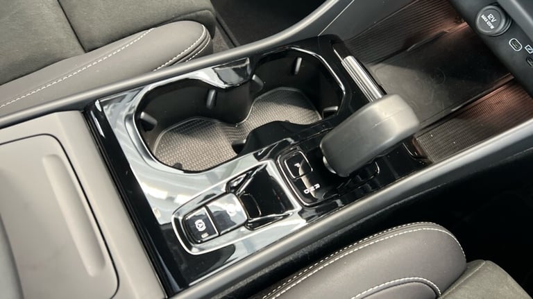 2023 Volvo XC40 Plus, B3 Mild hybrid, Petrol, Dark (360 Parking Camera, Apple Car Play) Estate Pe...