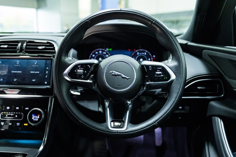 2021 Jaguar XE 2.0 D200 R-Dynamic SE 4dr Auto SALOON DIESEL Automatic