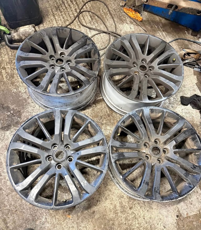 Range Rover sport 20inch alloys