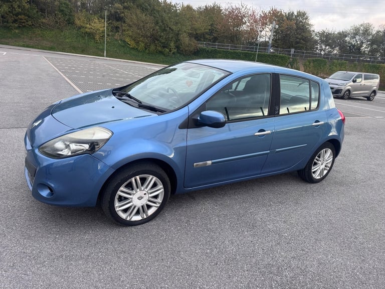 2011 Renault Clio 1.6 VVT Initiale TomTom Auto Euro 5 5dr HATCHBACK Petrol Automatic