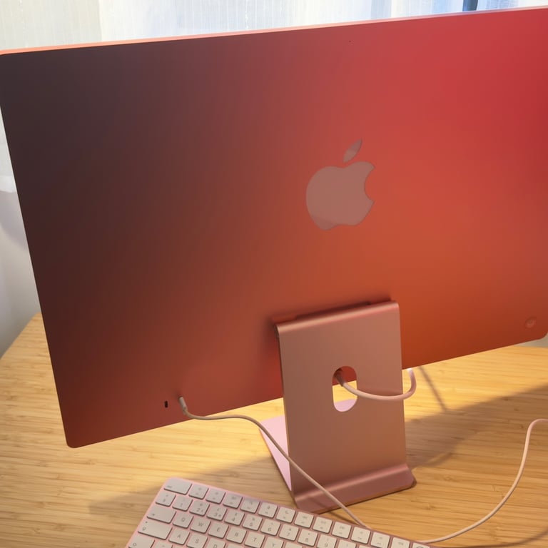  Apple iMac 24-inch, 2024 M4 Processor, 16GB RAM, 256GB SSD, 8‑Core GPU, 4.5K
