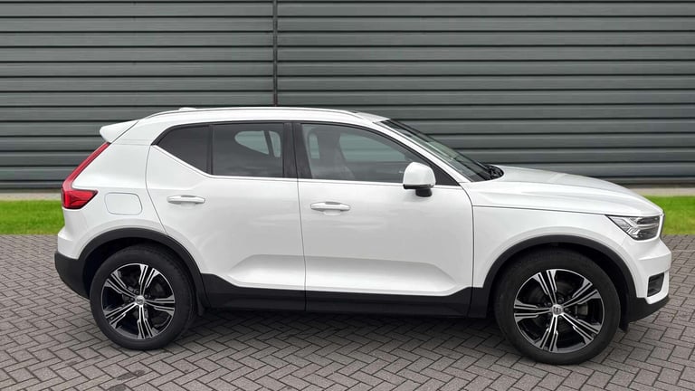  Volvo XC40 2.0 B4P Inscription 5dr AWD Auto Estate Petrol Automatic