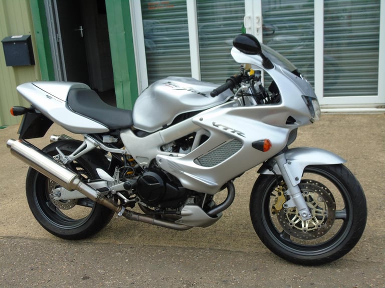 Honda VTR 1000 VTR1000 Firestorm, Only 12670 Miles, * UK Delivery * 