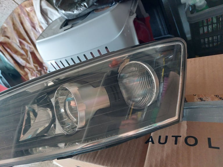 Hyundai Sonata headlamps 