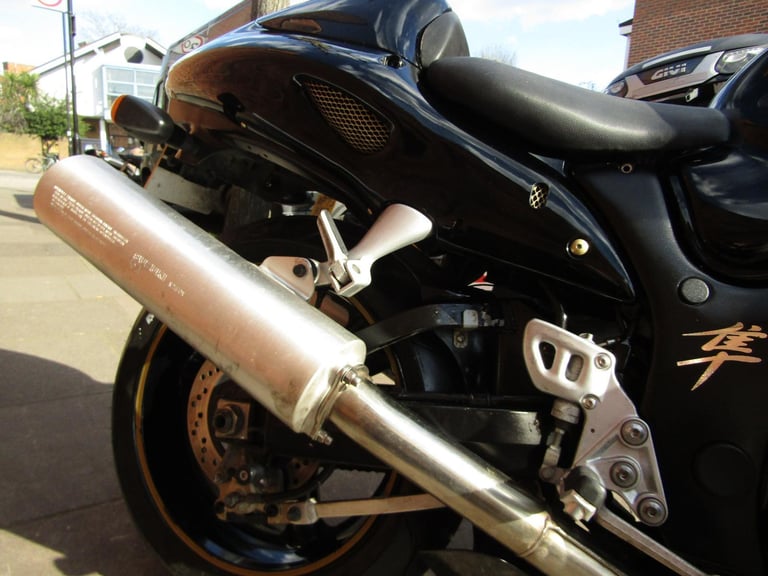 SUZUKI GSX1300 HAYABUSA * VERY LOW MILES 11000 *2 FORMER KEEPERS* WOW *