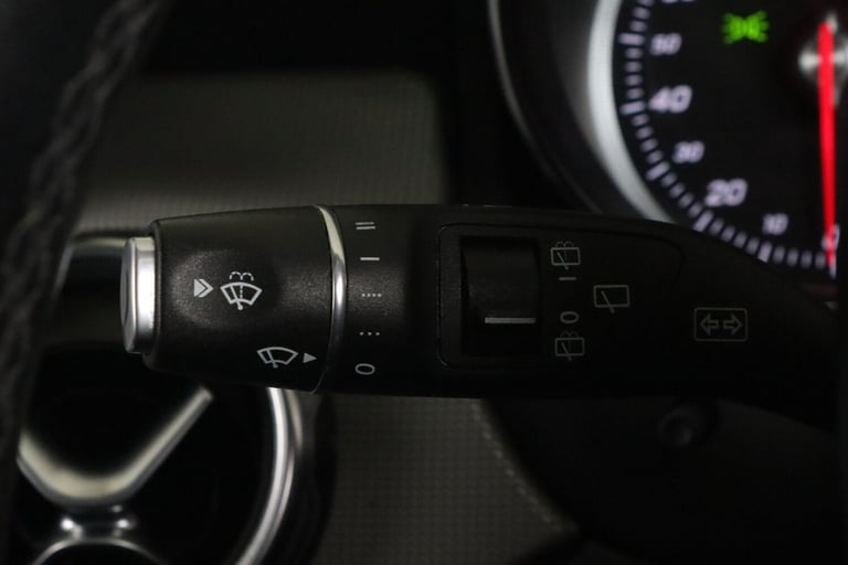 2020 Mercedes-Benz GLA 1.6 GLA180 Urban Edition 7G-DCT Euro 6 (s/s) 5dr ESTATE Petrol Automatic