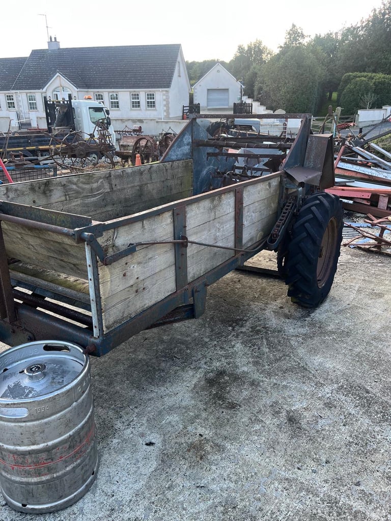 Sloghan Manure Spreader