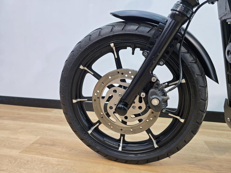 2013 Harley-Davidson Sportster 883 XL883N Iron 883