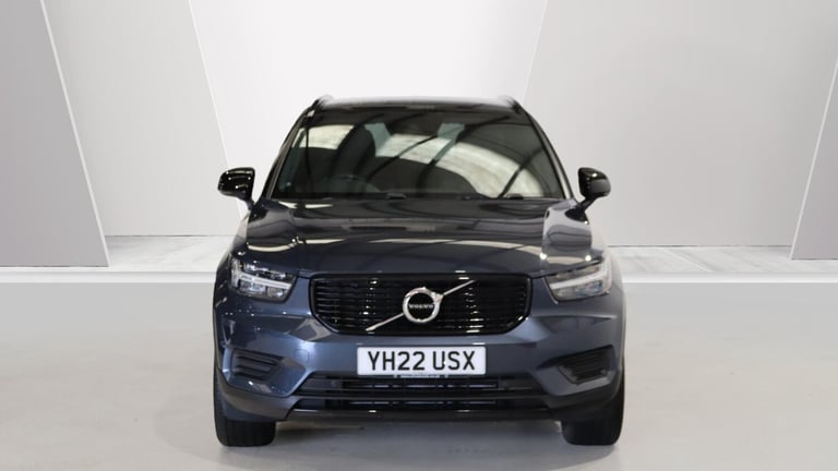  Volvo XC40 T3 R-Design Manual (Park Assist, Powered Tailgate, Privacy Glass) Petrol Manual
